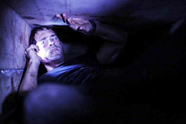 Más imágenes y angustiantes trailers de ‘Buried’