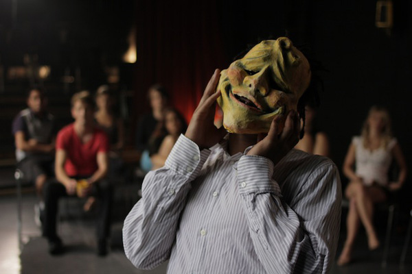 «Masks» un homenaje al género Giallo
