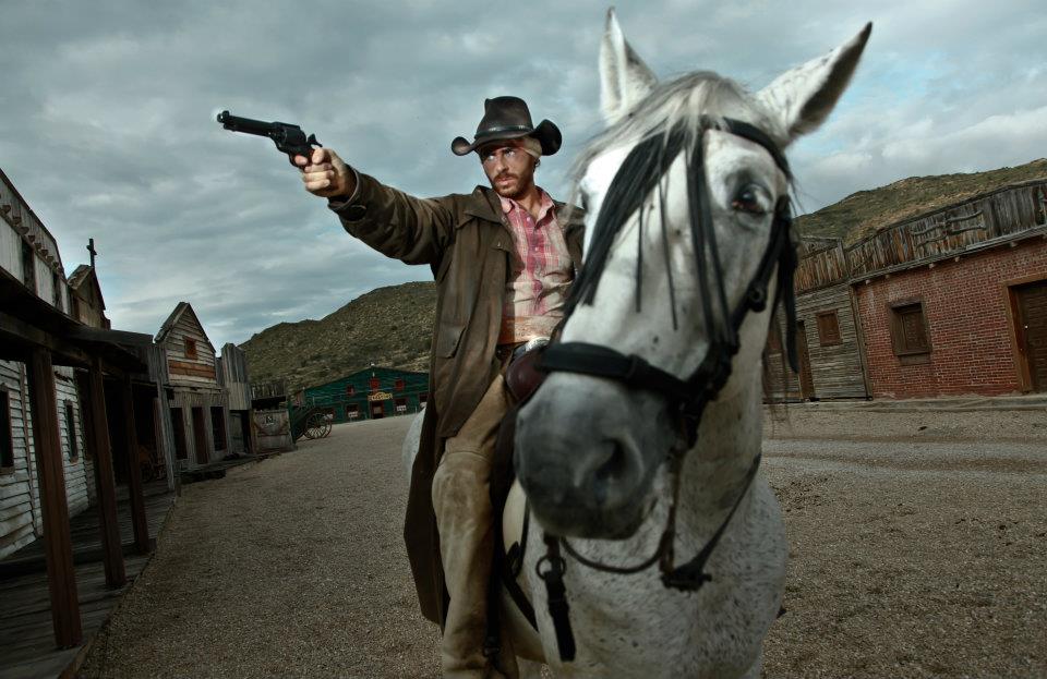 «Y la Muerte lo Seguía» un cortometraje de Ángel Gómez